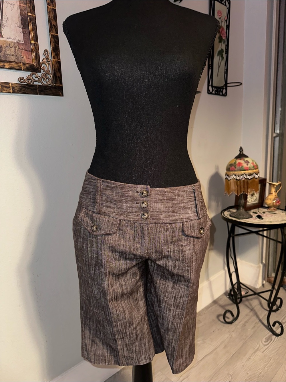Vintage Y2K Mid Rise Button Front Women’s Dress Shorts Capris in Brown Stripe